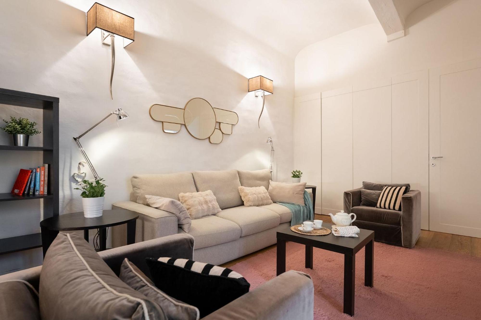 Tb-One Bedroom Luxury Apartment In The Fashion District Флоренция Экстерьер фото