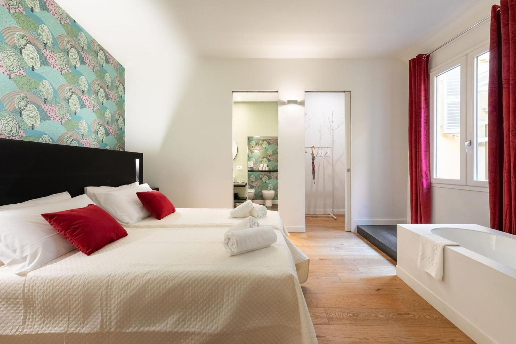 Tb-One Bedroom Luxury Apartment In The Fashion District Флоренция Экстерьер фото